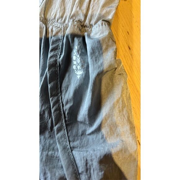 Free People Movement Silver Shorts Womens Size L - Picture 7 of 12